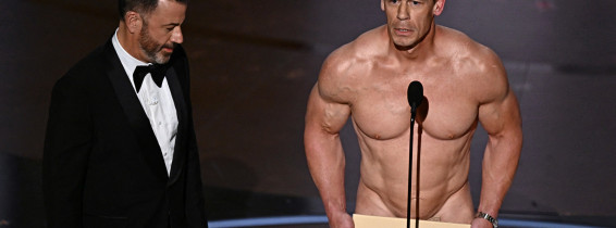 John Cena apare complet dezbrăcat pe scena de la Premiile Oscar 2024/ Profimedia