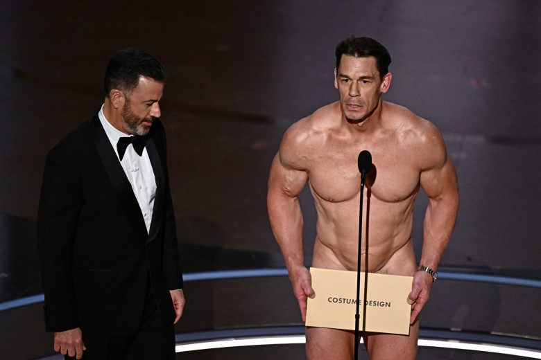 John Cena apare complet dezbrăcat pe scena de la Premiile Oscar 2024/ Profimedia