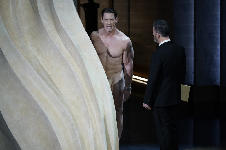 John Cena apare complet dezbrăcat pe scena de la Premiile Oscar 2024/ Profimedia