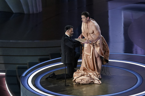 John Cena apare complet dezbrăcat pe scena de la Premiile Oscar 2024/ Profimedia