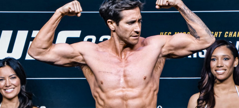 USA. Jake Gyllenhaal in a scene from the (C)Amazon Prime Video new film: Road House (2024) . Plot: An ex-UFC middleweight fighter ends up working at a rowdy bar in the Florida Keys where things are not as they seem. A remake of the Patrick Swayze 1989 ve