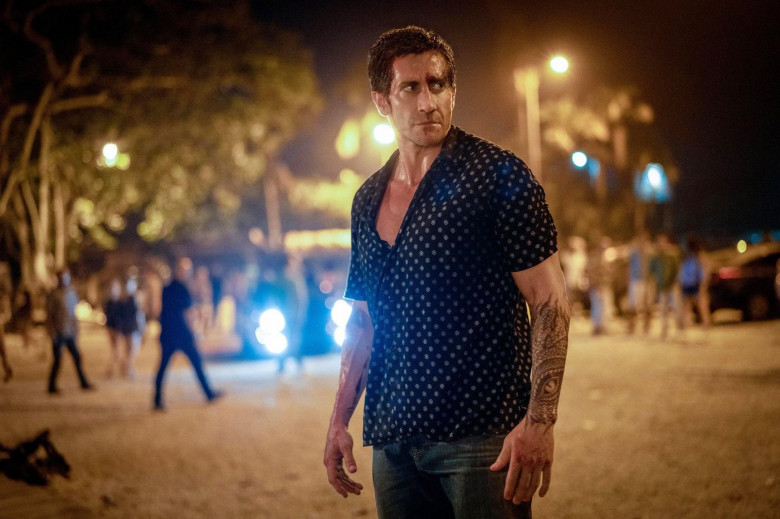 USA. Jake Gyllenhaal in (C)Amazon Prime Video new film: Road House (2024) . Plot: An ex-UFC middleweight fighter ends up working at a rowdy bar in the Florida Keys where things are not as they seem. A remake of the Patrick Swayze 1989 version that took p