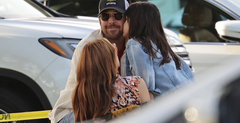 *PREMIUM-EXCLUSIVE* Ryan Gosling Spotted Out After Slamming Oscar's for 'Barbie' Snub, Lounges as park with his kids &amp; Eva Mendes After Receiving Oscar Nomination