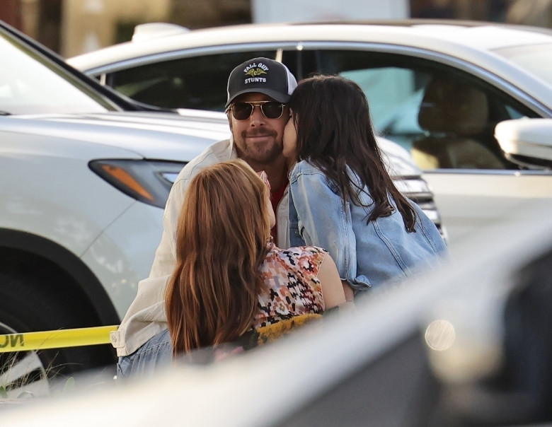 *PREMIUM-EXCLUSIVE* Ryan Gosling Spotted Out After Slamming Oscar's for 'Barbie' Snub, Lounges as park with his kids &amp; Eva Mendes After Receiving Oscar Nomination