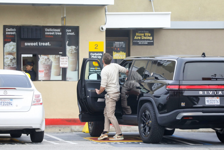 Power Couple Ben Affleck And Jennifer Lopez Make Another Fast Food Breakfast Stop At McDonald's