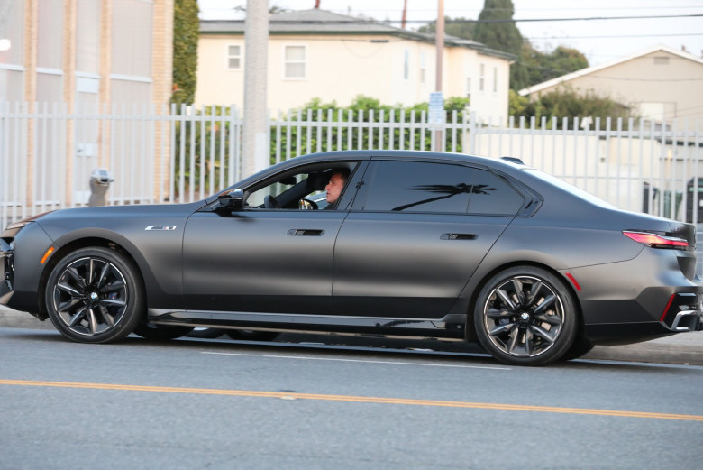 PREMIUM EXCLUSIVE Ben Affleck Stuffs His Face At The McDonald's Drive-Thru