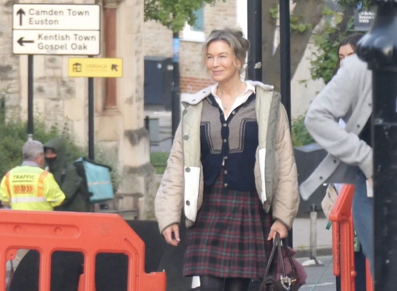 The American Actress Renee Zellweger Filming 'Bridget Jones' out in London's Camden. *PICTURES TAKEN ON THE 17/05/24*