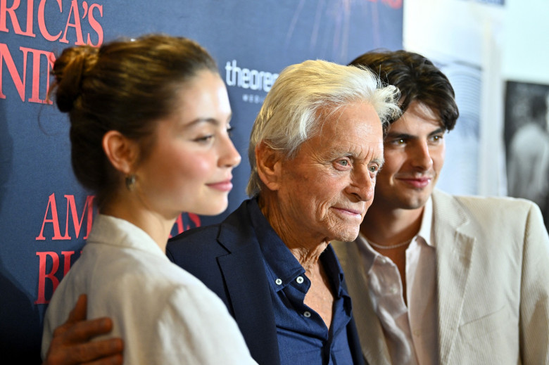 carys douglas, michael douglas, dylan douglas (1)