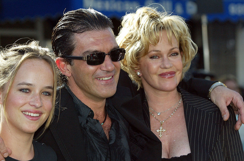 Dakota Johnson, Melanie Griffith și Antonio Banderas