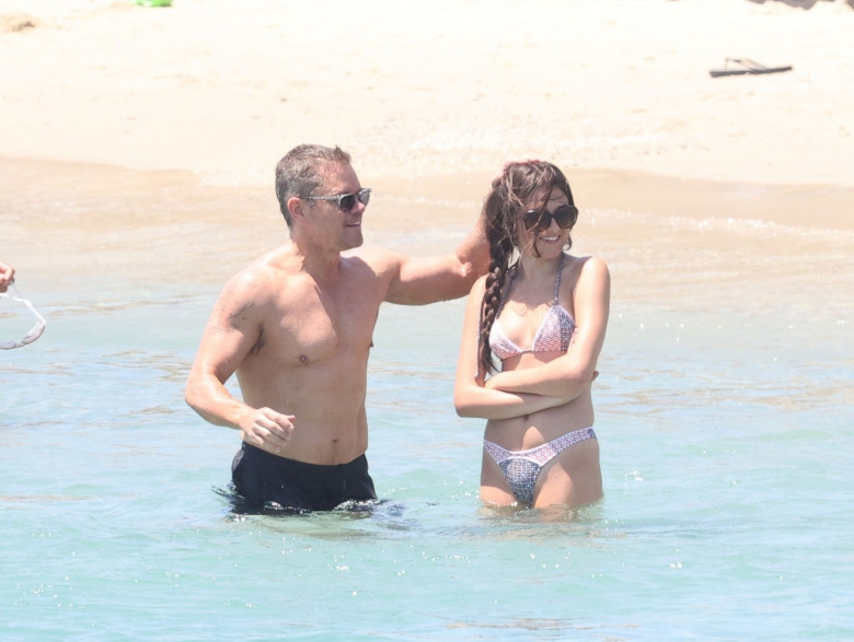 *PREMIUM-EXCLUSIVE* MUST CALL FOR PRICING BEFORE USAGE  - It's family fun in the sun for the American Actor Matt Damon with his wife Luciana Barroso during a day out on the beach during their Greek holiday with the Hemsworths out in Mykonos.*PICTURES TAK