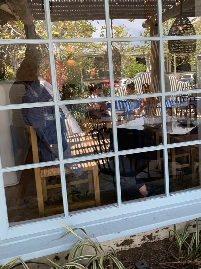 EXCLUSIVE: Anthony Hopkins Dines At Taverna Tony In Malibu With Assistant Juan Miguel - 20 Jul 2024