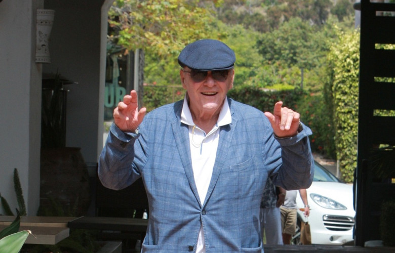 EXCLUSIVE: Anthony Hopkins Dines At Taverna Tony In Malibu With Assistant Juan Miguel - 20 Jul 2024