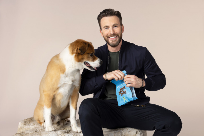 Chris Evans is teaming up with Jinxthe leading dog nutrition brandto make better, healthier dog food.