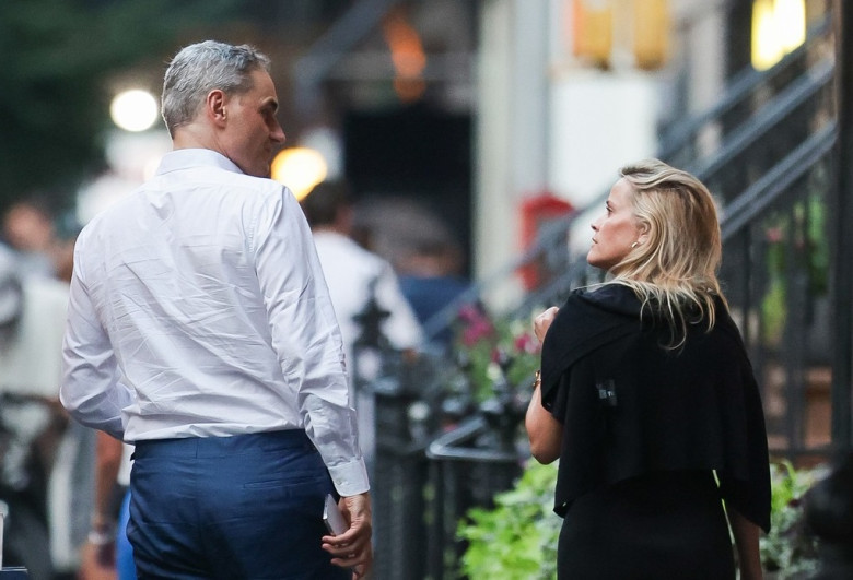 PREMIUM EXCLUSIVE: Reese Witherspoon is Spotted on a Date With Private Equity Financier Oliver Haarmann in New York City.