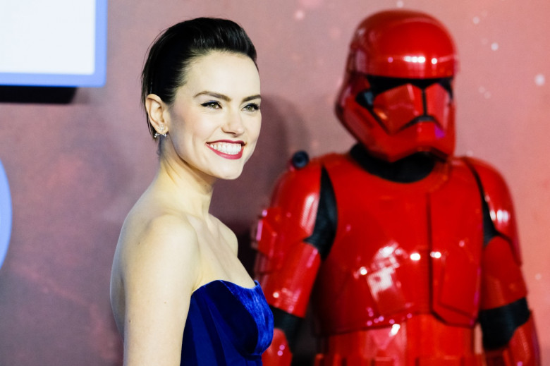 Daisy Ridley poses at European Premier of Star Wars: The Rise of Skywalker on Wednesday 18 December 2019