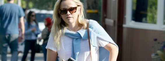 *EXCLUSIVE* Reese Witherspoon picks up pastries with her son Tennessee