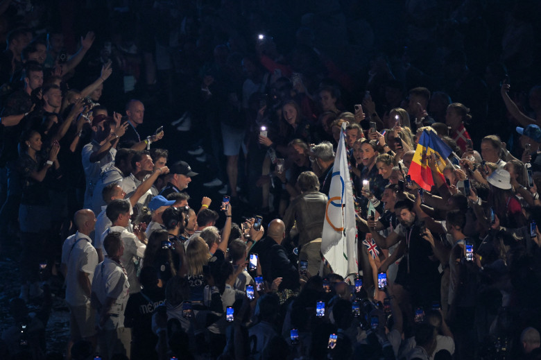 Tom Cruise, cascadorie uluitoare la ceremonia de închidere a Jocurilor Olimpice de la Paris 2024/ Profimedia