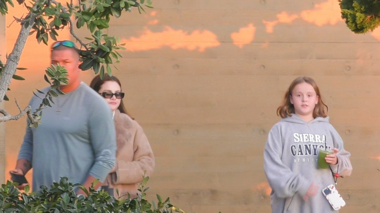 *EXCLUSIVE* Selena Gomez has dinner with her sister Gracie at Nobu in Malibu