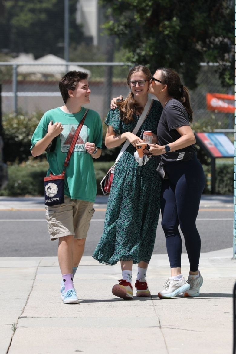 *EXCLUSIVE* Jennifer Garner steps out for a family walk with her kids Violet and Fin Affleck