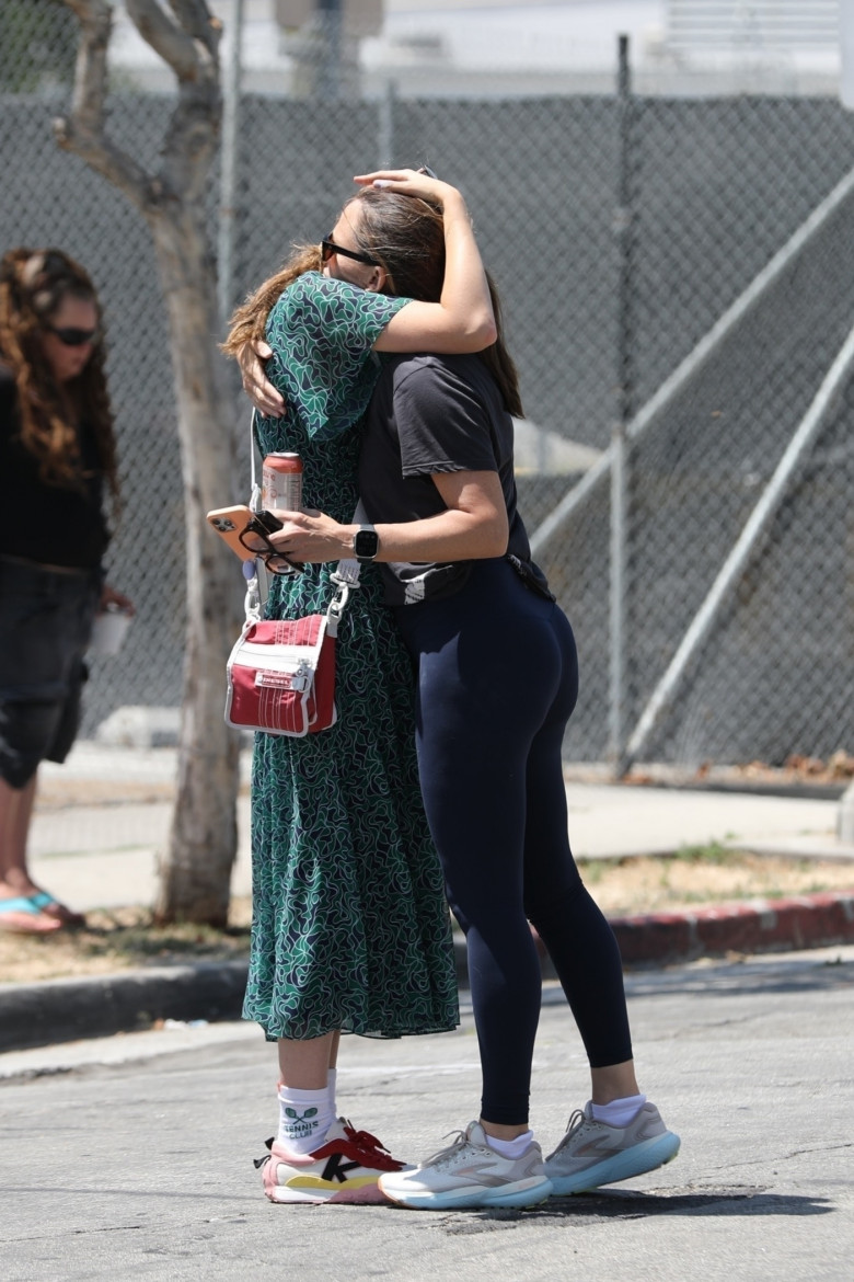 *EXCLUSIVE* Jennifer Garner steps out for a family walk with her kids Violet and Fin Affleck