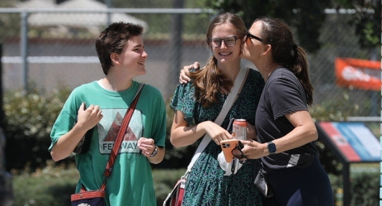 *EXCLUSIVE* Jennifer Garner steps out for a family walk with her kids Violet and Fin Affleck