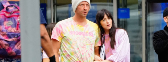 dakota johnson si chris martin (2)