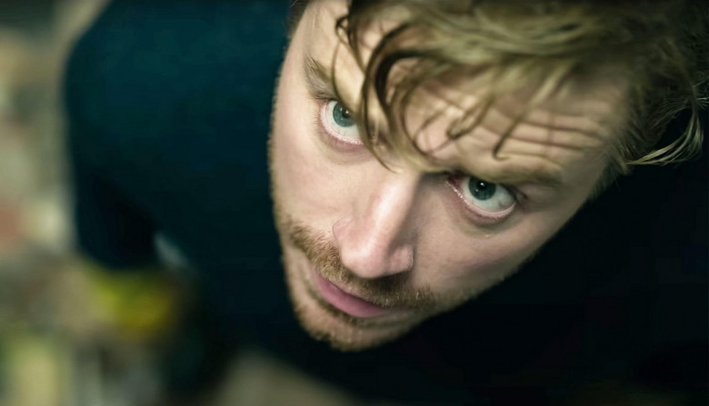 UK. Jack Lowden in a scene from the (C)Apple TV+ new series : Slow Horses  (2022)  Plot: Follows a team of British intelligence agents who serve in a dumping ground department of MI5 due to their career-ending mistakes. Led by their brilliant but irascib