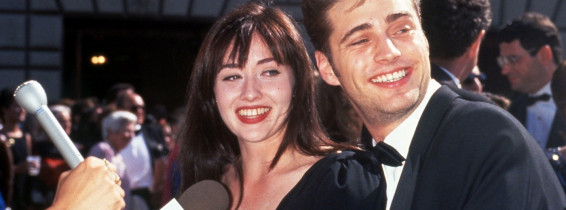 **FILE PHOTO** Shannen Doherty Has Passed Away. Shannen Doherty and Jason Priestley at the 43rd Annual Primetime Emmy Awards, Pasadena Civic Auditorium, Pasadena August 25, 1991 Credit: Ralph Dominguez/MediaPunch