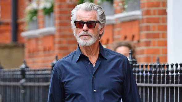 Pierce Brosnan, surprins cu fiul său, după 20 de ani de când spunea că a rupt orice legătură cu el. Imaginile inedit i-au uimit pe fani