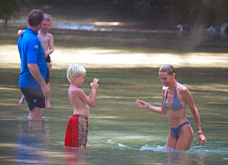 *PREMIUM-EXCLUSIVE* Sam and Lara Worthington enjoy a picturesque family vacation in Costa Rica!