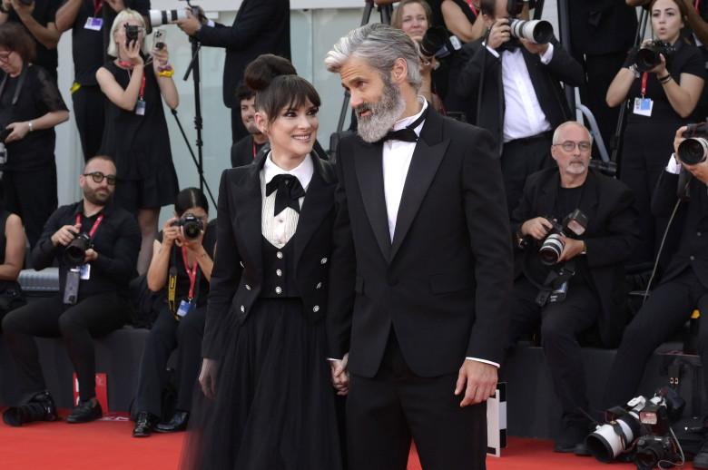 Winona Ryder und Scott Mackinlay Hahn bei der Opening Ceremony mit der Premiere des Kinofilms Beetlejuice Beetlejuice au