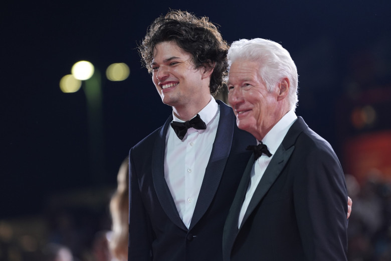 Richard Gere și fiul său, Homer, la Festivalul de Film de la Veneția/ Profimedia