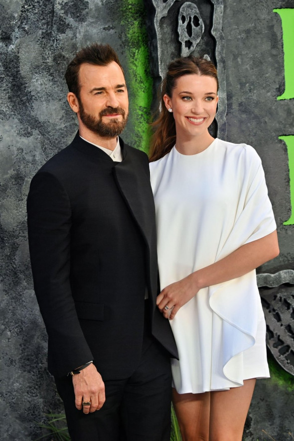 LONDON, UK. 29th Aug, 2024. Justin Theroux, Nicole Brydon Bloom attends Beetlejuice Beetlejuice - UK Premiere at Cineworld Cinema - London Leicester Square, London, UK. ( Credit: See Li/Picture Capital/Alamy Live News