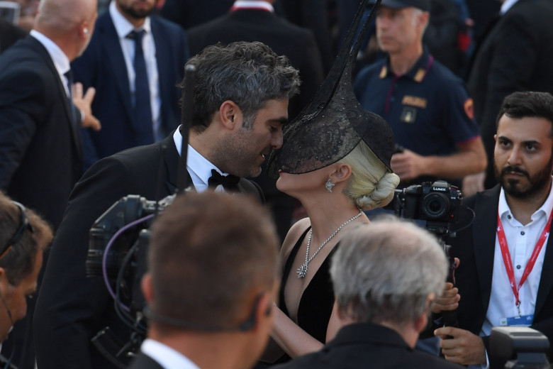 Lady Gaga și Michael Polansky pe covorul roșu la premiera filmului „Joker Folie Ă Deux”/ Profimedia