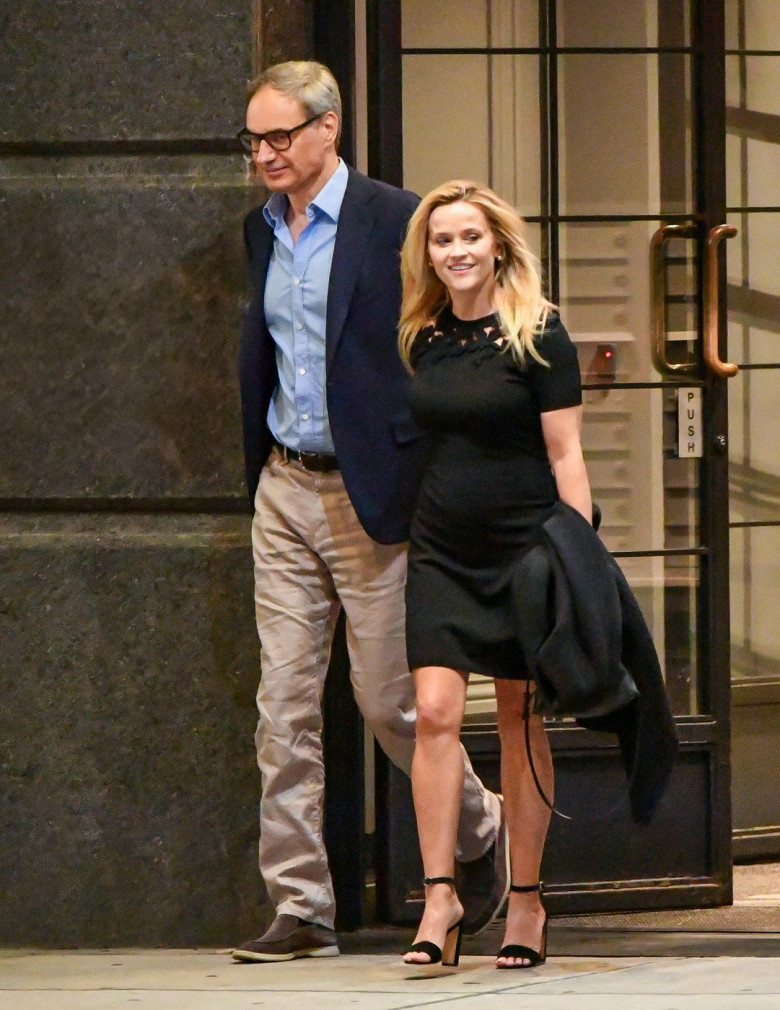 PREMIUM EXCLUSIVE: Reese Witherspoon is Spotted on a Date with Oliver Haarmann in New York City