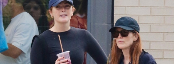 *EXCLUSIVE* Julianne Moore and her daughter Liv enjoy a smoothie and walk in New York