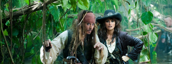 Penelope Cruz și Johnny Depp, în "Pirații din Caraibe"