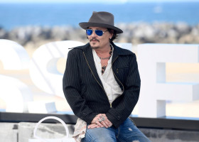 Johnny Depp beim Photocall zum Kinofilm &apos;Modi - Three Days on the Wings of Madness&apos; auf dem 72. Internationalen Filmfestival San Sebastian / Festival Internacional de Cine de San Sebastin auf der Kursaal Terasse. San Sebastian,  24.09.2024