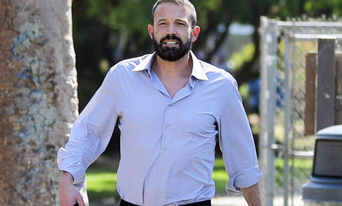 PREMIUM EXCLUSIVE Ben Affleck Battles The Heat During Santa Monica Dad Duties