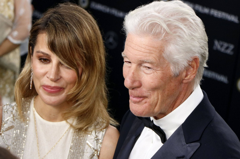 Richard Gere mit Ehefrau Alejandra Gere bei der Premiere des Dokumentarfilms Wisdom of Happiness / Die Weisheit des Glüc