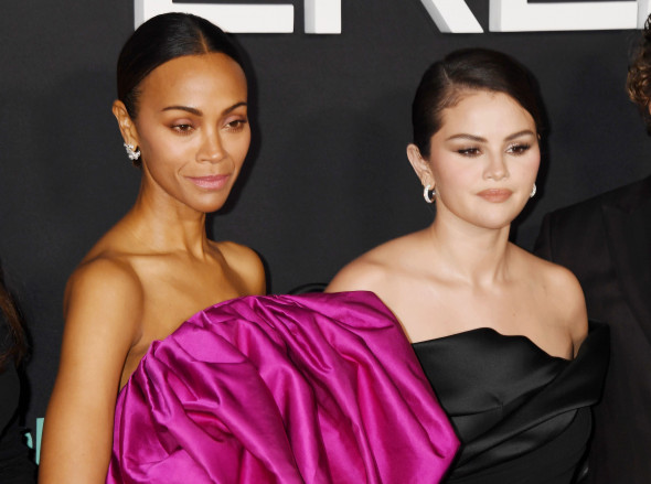 Zoe Saldana și Selena Gomez la premiera filmului „Emilia Perez”/ Profimedia