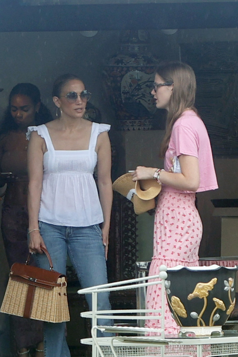 EXCLUSIVE Jennifer Lopez and Violet Affleck Shopping In The Hamptons