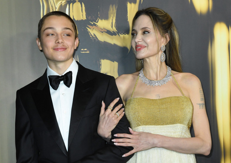 Angelina Jolie și fiul său, Knox Jolie-Pitt/ Profimedia