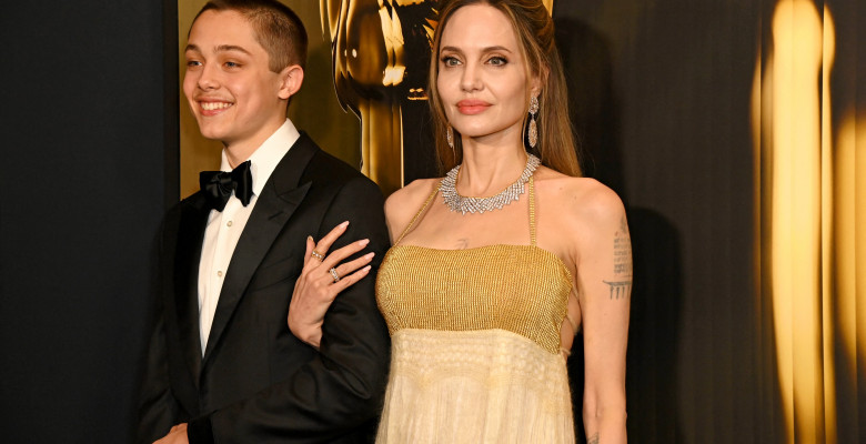 Angelina Jolie și fiul său, Knox Jolie-Pitt/ Profimedia