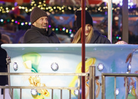 Jason Statham, împreună cu logodnica sa și cu copiii la Winter Wonderland/ Profimedia