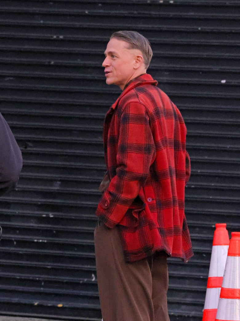 *EXCLUSIVE* First Look! Charlie Hunnam seen  for the first time as notorious serial killer, Ed Gein, on the set of the next Netflix 'Monster' anthology - ** WEB MUST CALL FOR PRICING **