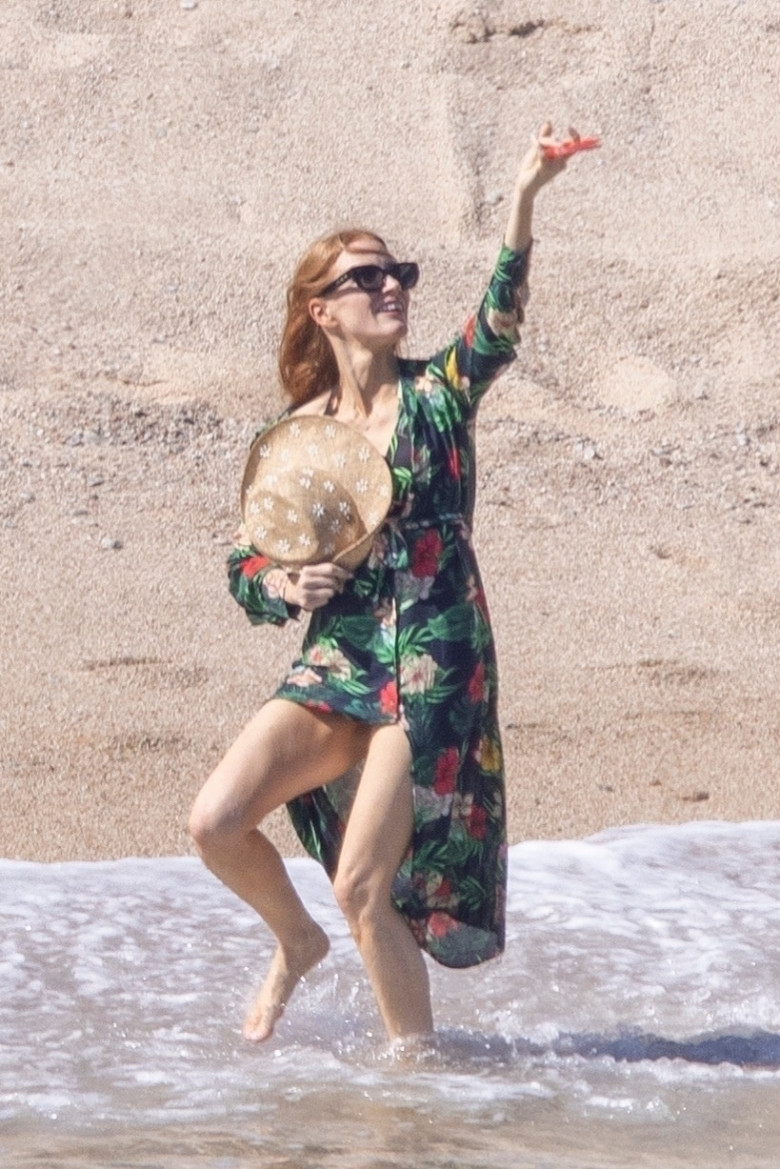 *EXCLUSIVE* Academy Award Winner Jessica Chastain enjoys a beach day soaking up the sun and flying a kite with her kids in Mexico