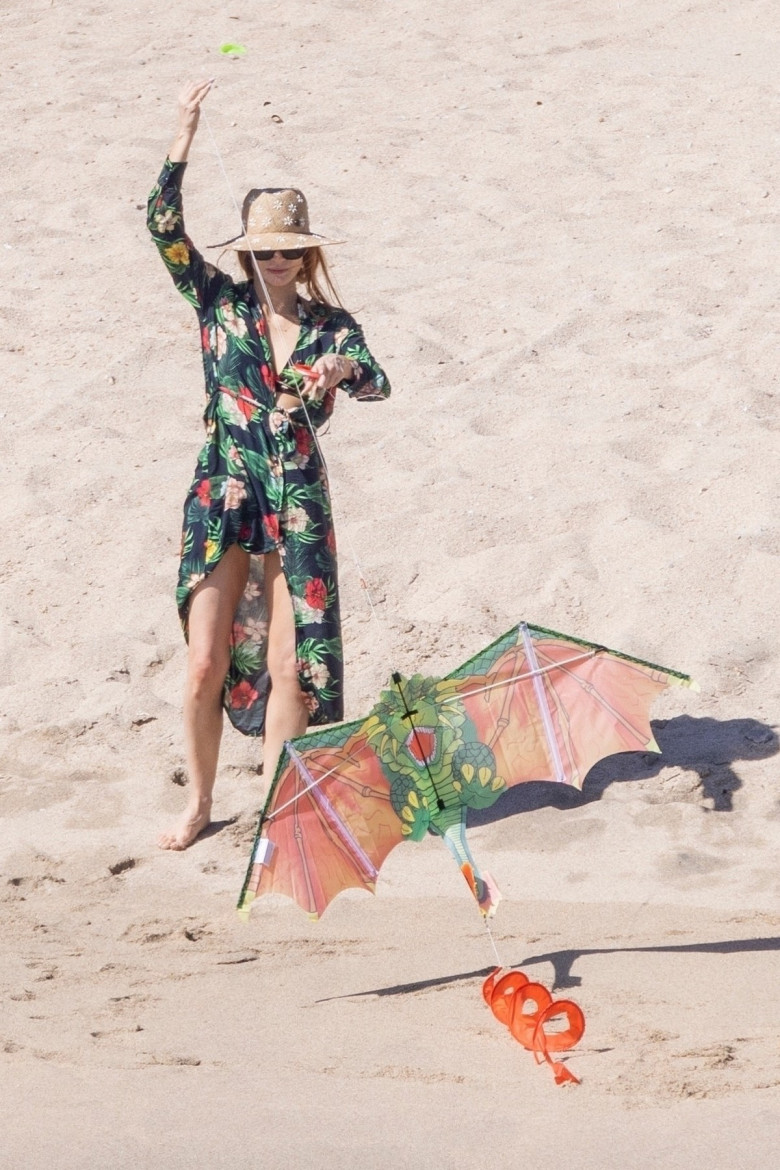 *EXCLUSIVE* Academy Award Winner Jessica Chastain enjoys a beach day soaking up the sun and flying a kite with her kids in Mexico