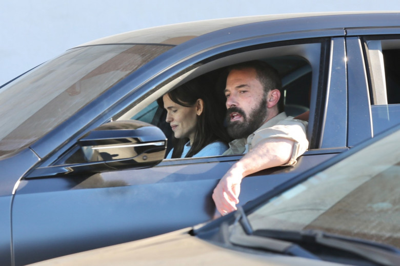 *EXCLUSIVE* Jennifer Garner and Ben Affleck: Breakfast, Bagels, and Brentwood Cruising