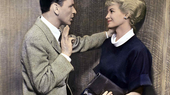 A făcut furori în anii '70, jucând alături de Frank Sinatra, dar acum e de nerecunoscut. Angie Dickinson, vizibil afectată de bătrânețe